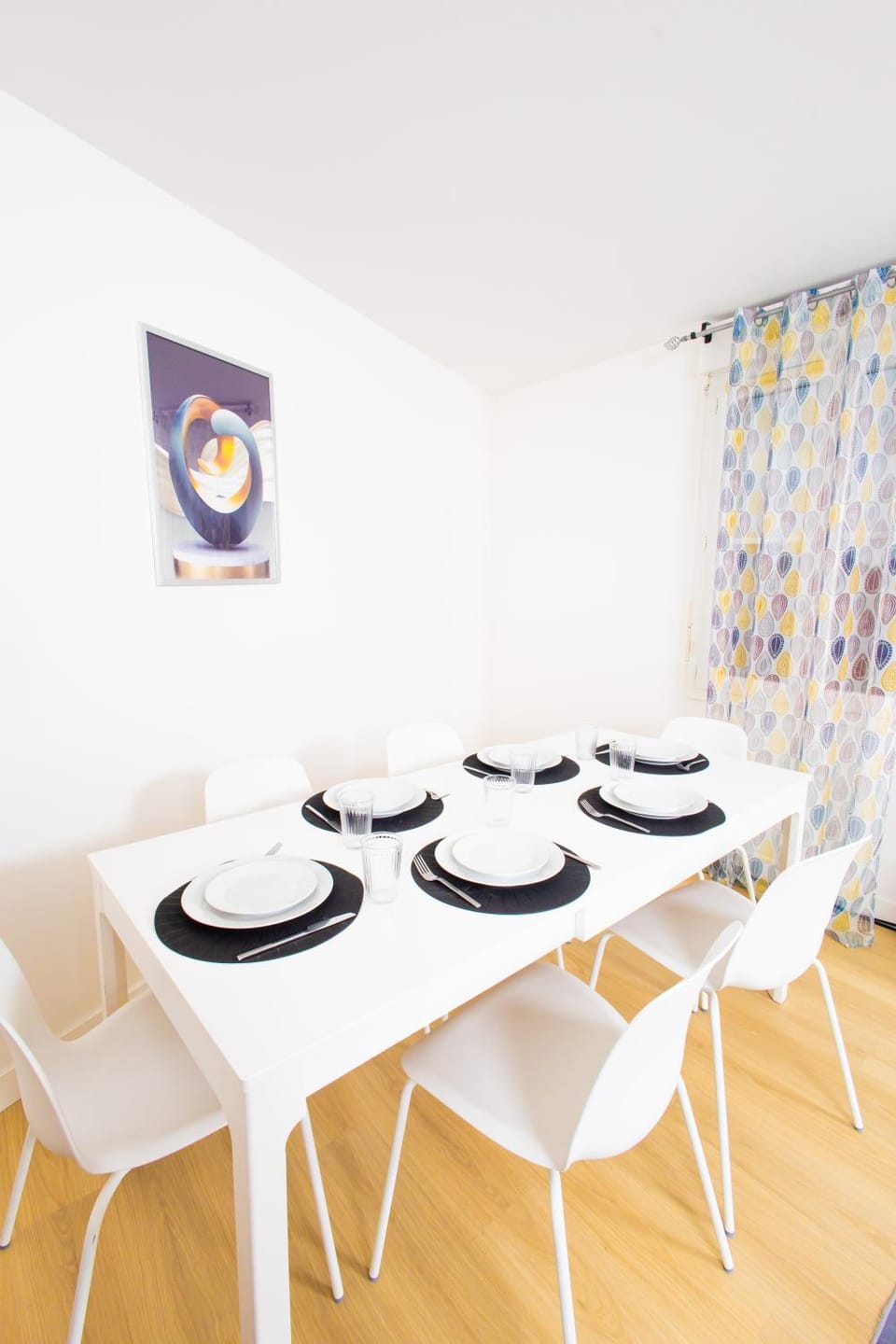 Seating area, Dining area