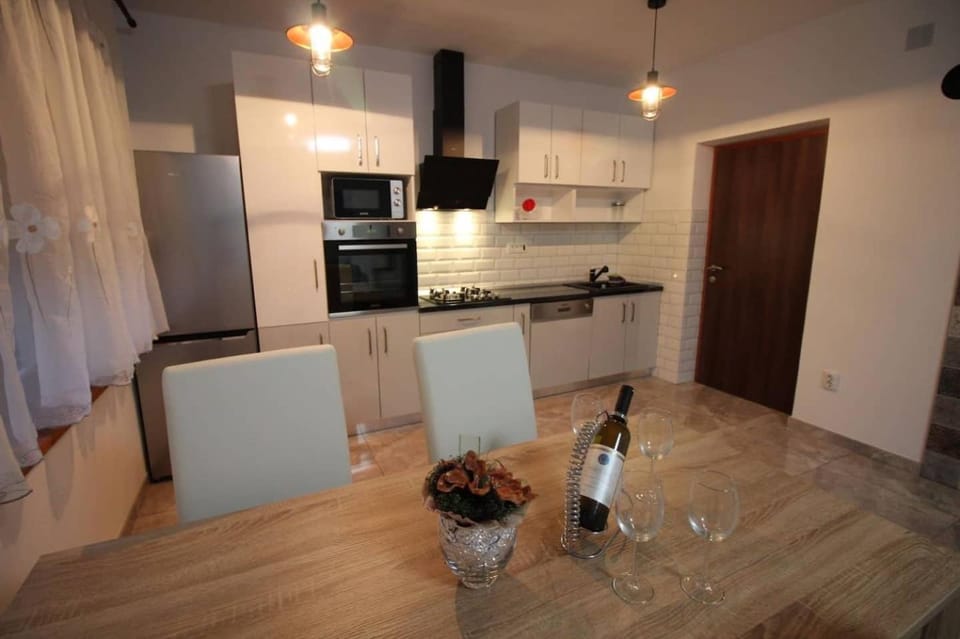 Moderan apartman u blizini mora Apartment in Novi Vinodolski