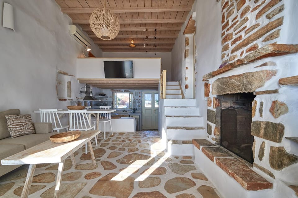 Living room, kitchen