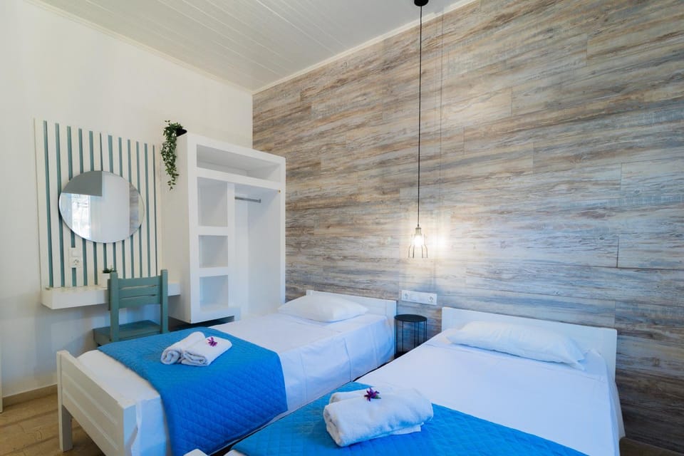 Bedroom, wardrobe