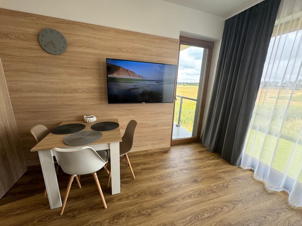 Communal lounge/ TV room, TV and multimedia, Dining area
