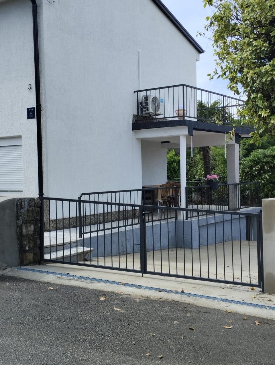 Property building, Balcony/Terrace