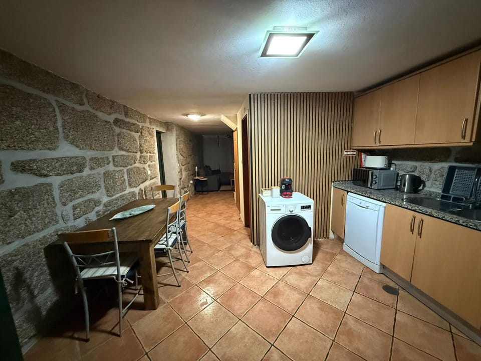 Kitchen or kitchenette, Dining area, dishwasher, minibar, oven, pet friendly, washing machine