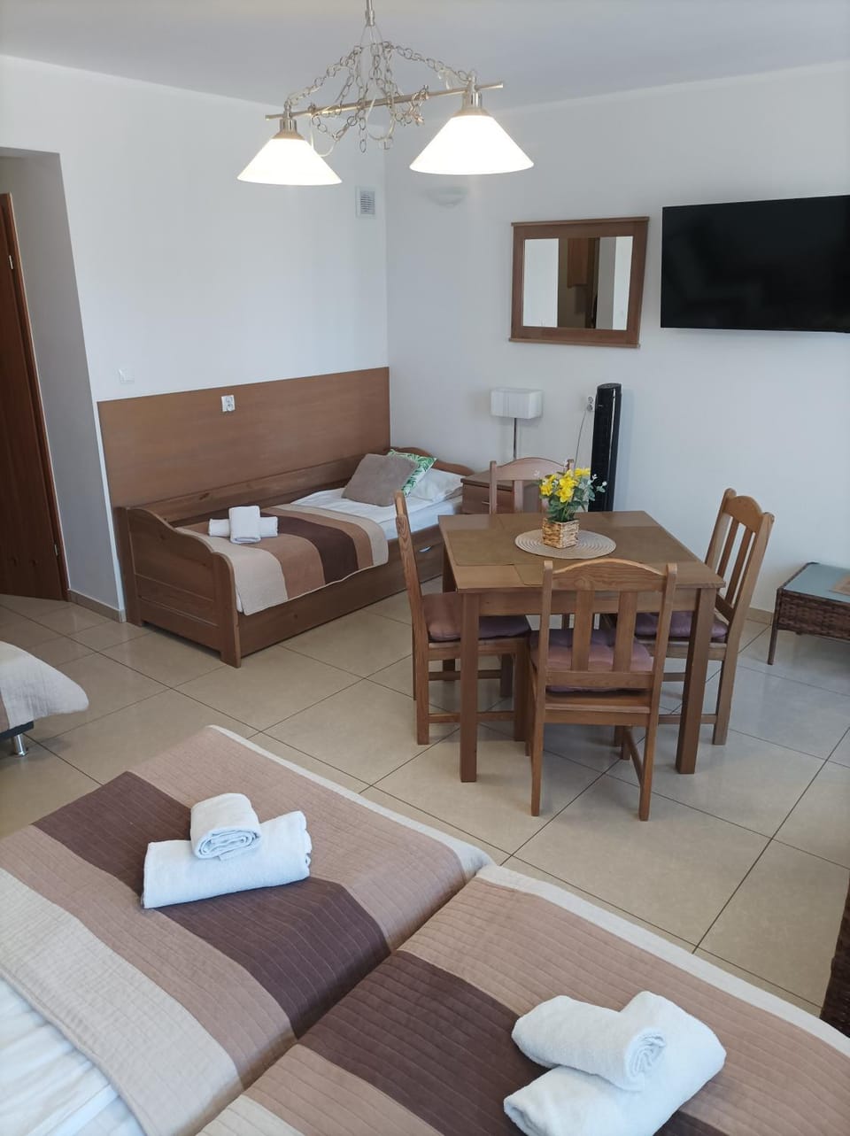 Communal lounge/ TV room