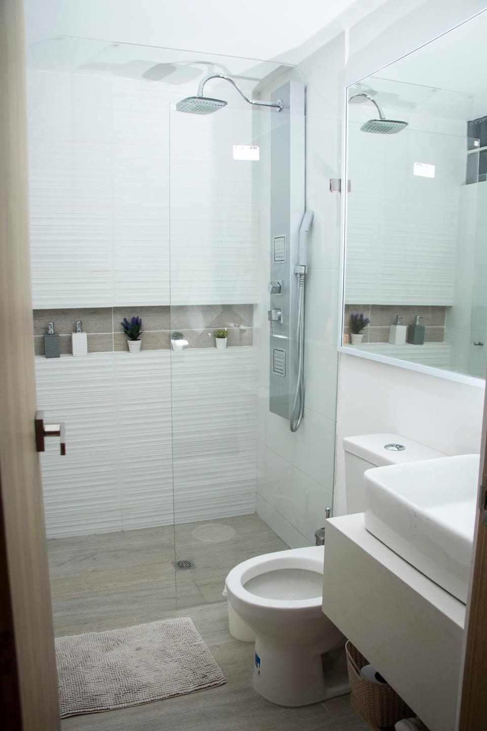 Zenia 70 Living & Suites Apartment in Medellin