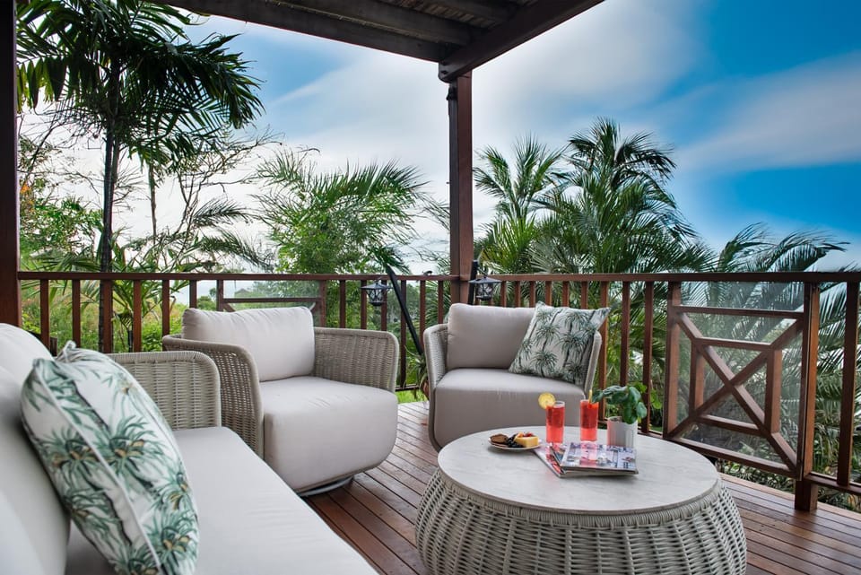 Coral Sea Views House in Airlie Beach