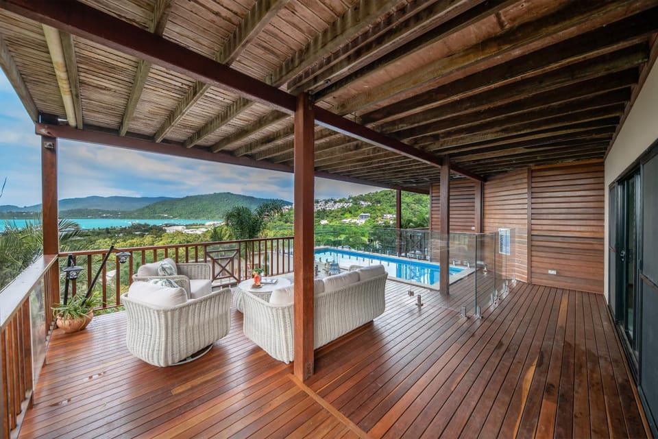 Coral Sea Views House in Airlie Beach