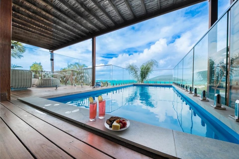 Coral Sea Views House in Airlie Beach