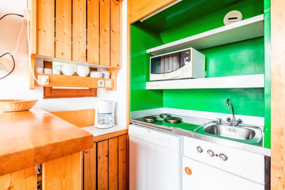 oven, kitchen