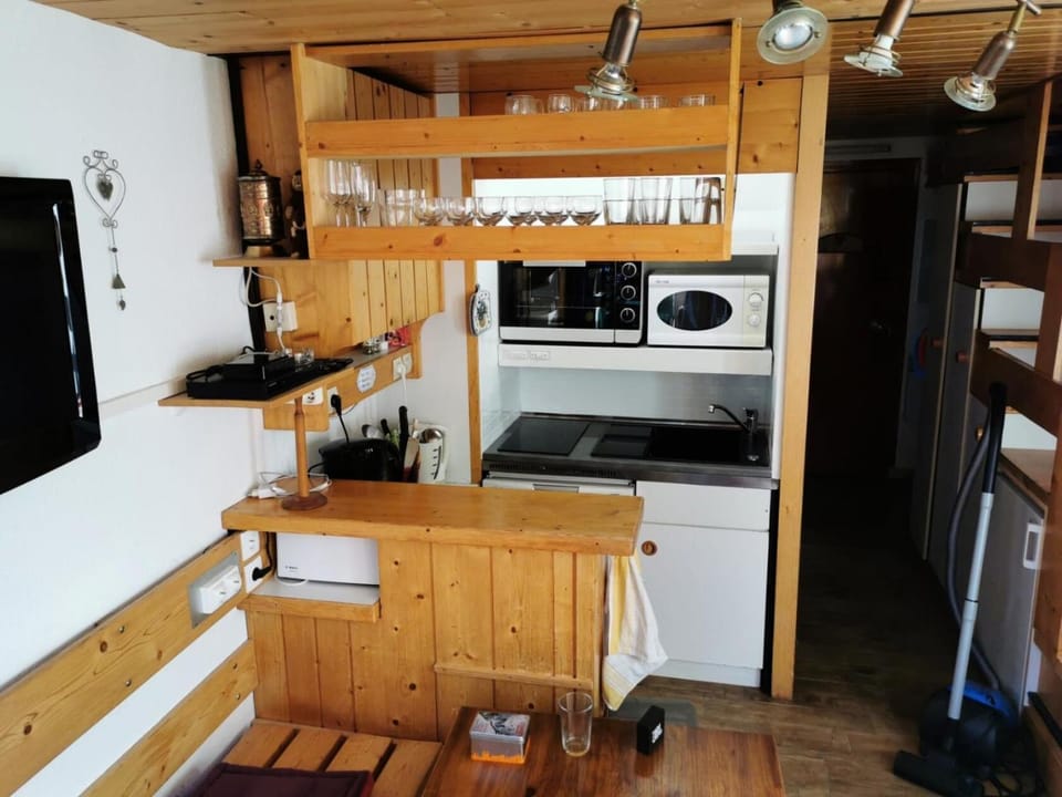oven, kitchen