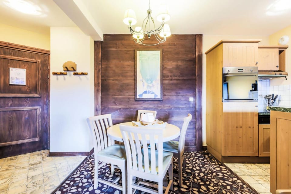 Living room, Bedroom, kitchen