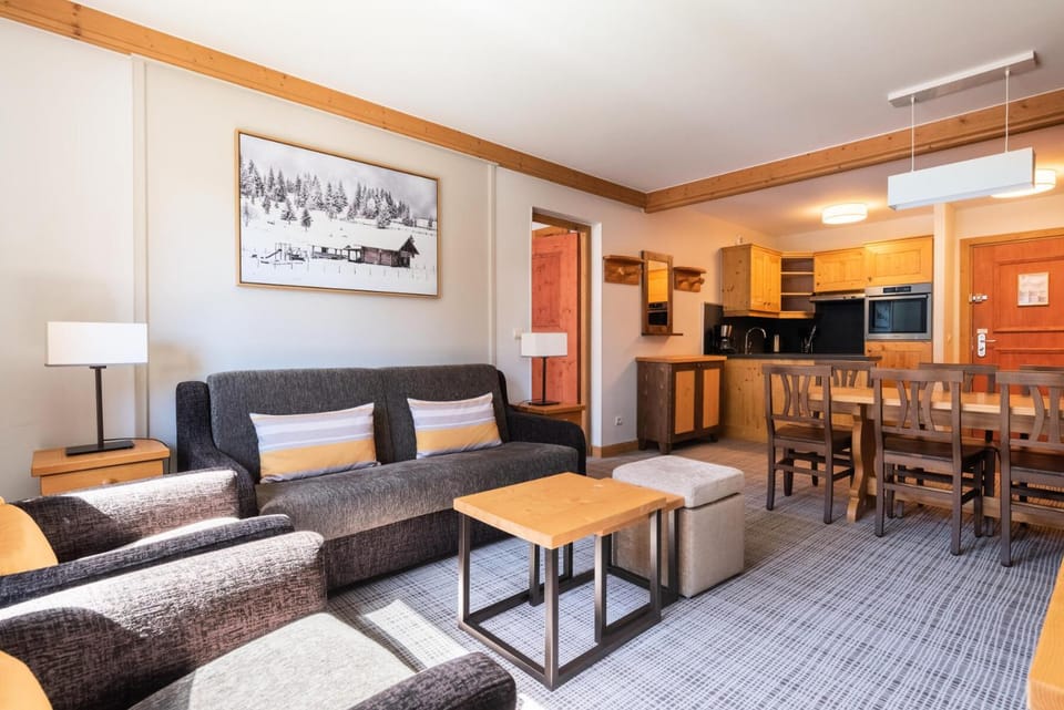 Bed, kitchen