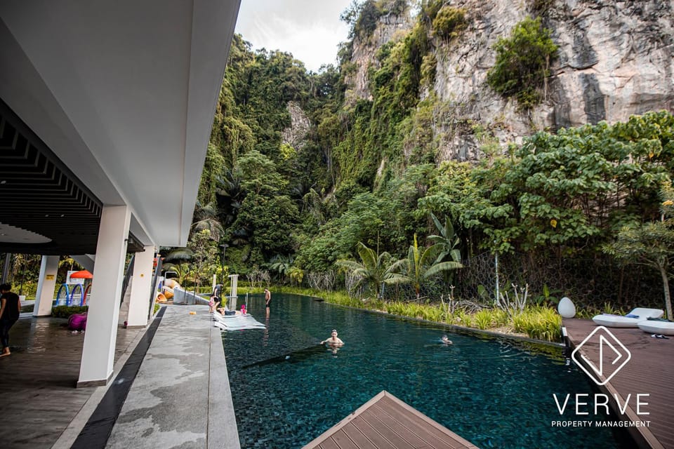 Mountain view, Swimming pool