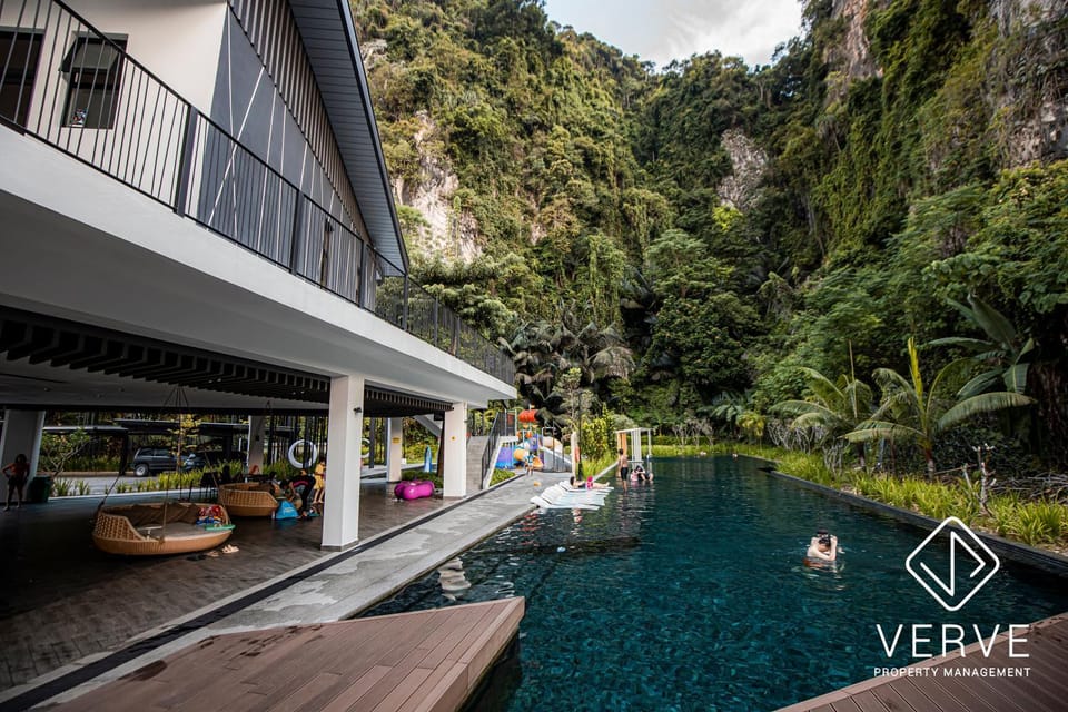 Mountain view, Swimming pool