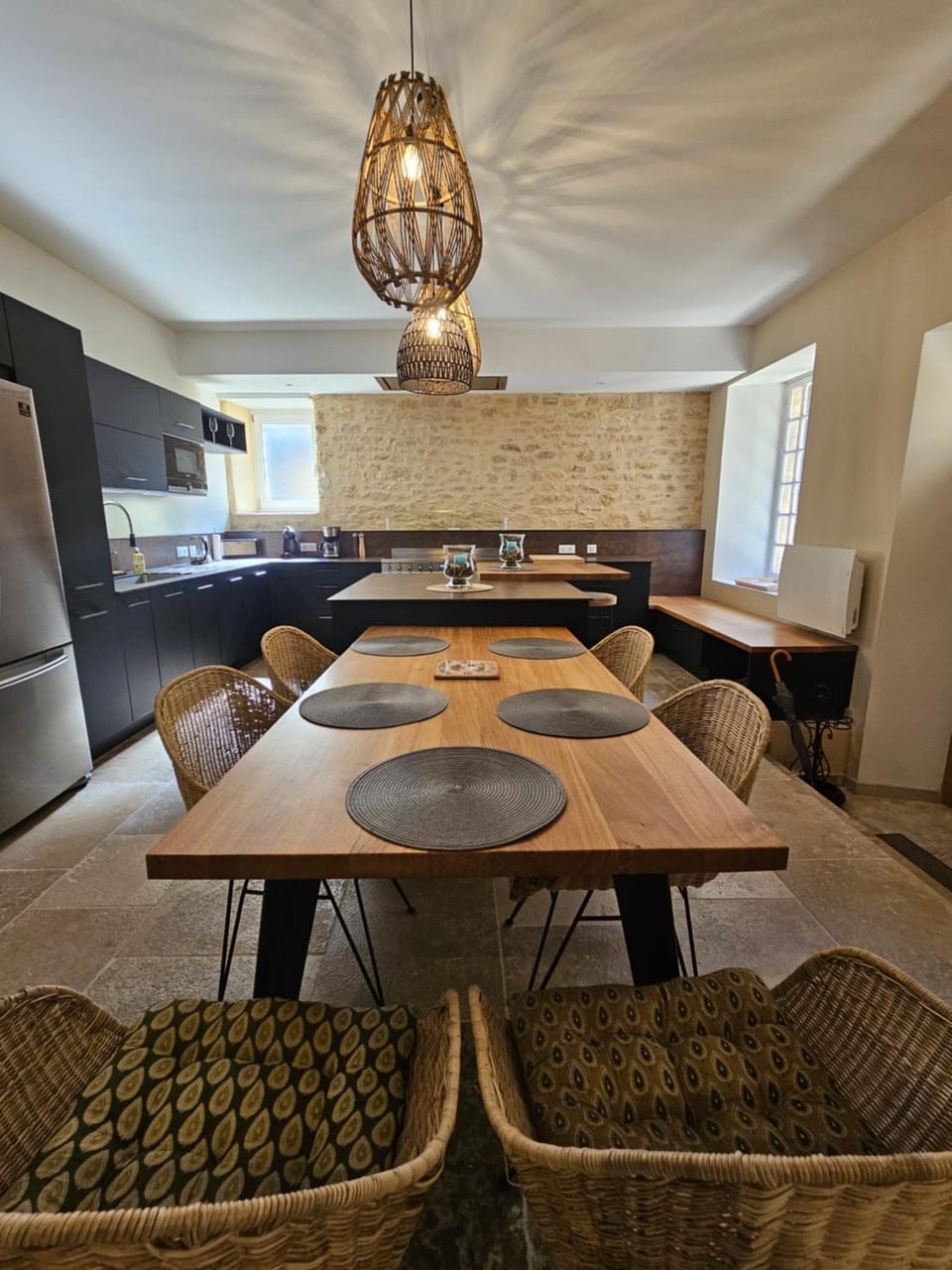 Dining area, kitchen