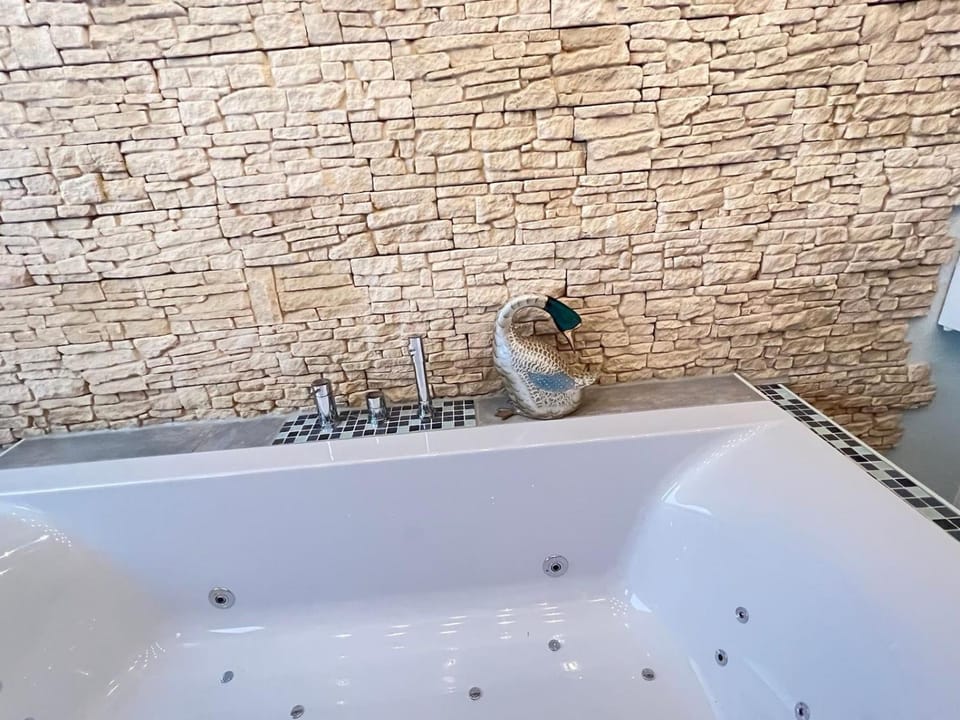 Bathroom, Spa and wellness centre/facilities