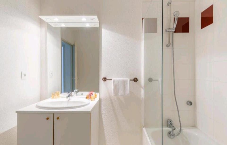 Shower, Bathroom, Bath