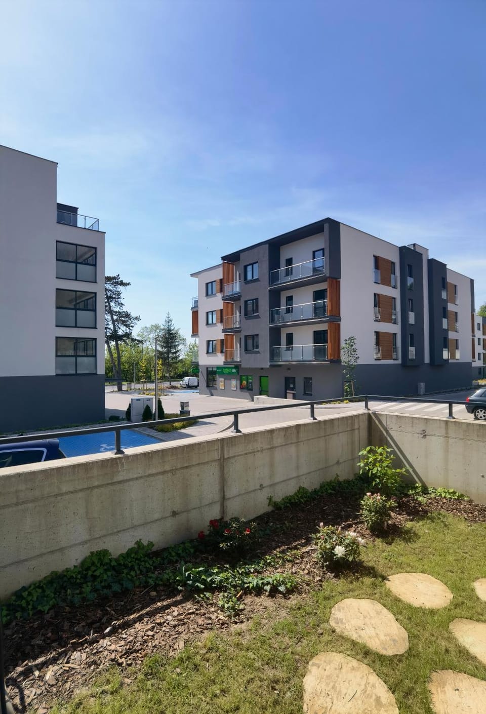 Garden, Street view