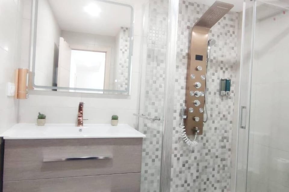 Shower, Bathroom