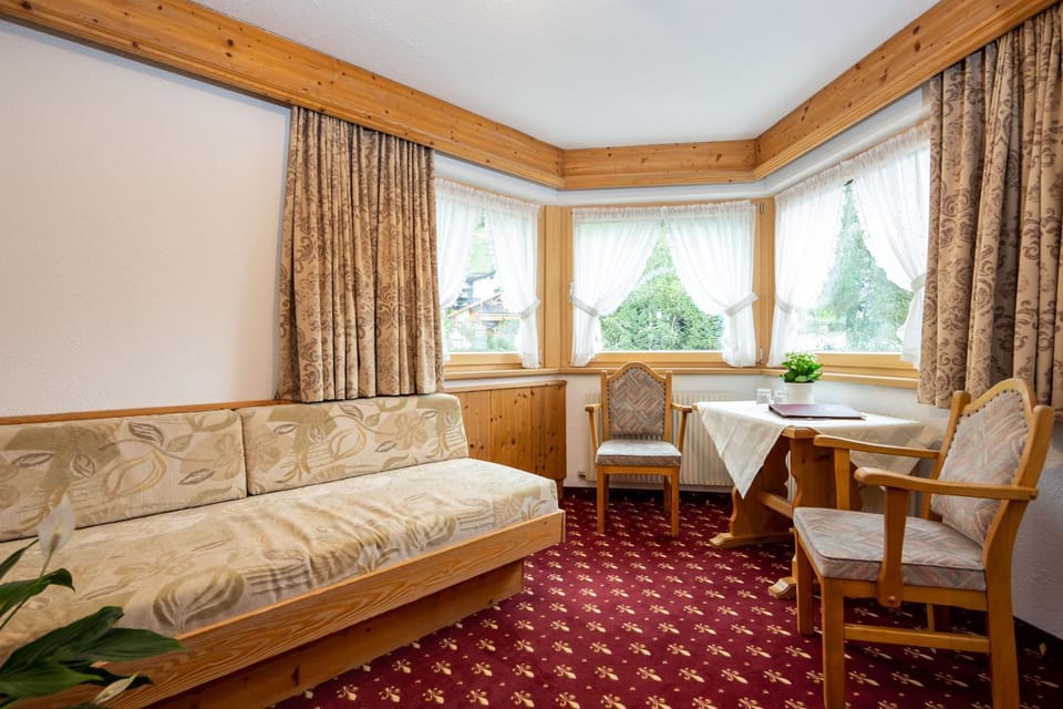 Hotel Garni Tyola Bed and Breakfast in Ischgl
