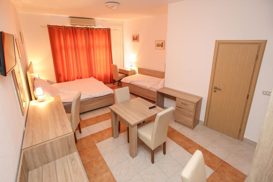 Living room, Photo of the whole room