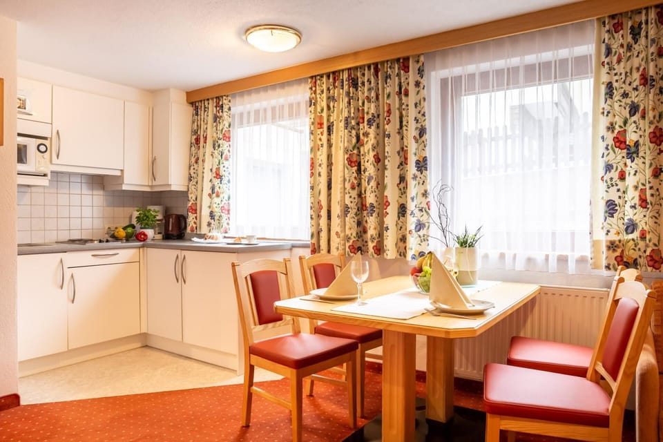 Hotel Garni Tyola Apartment in Ischgl