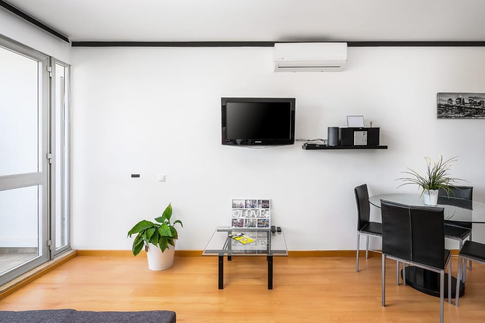 TV and multimedia, Living room, Seating area
