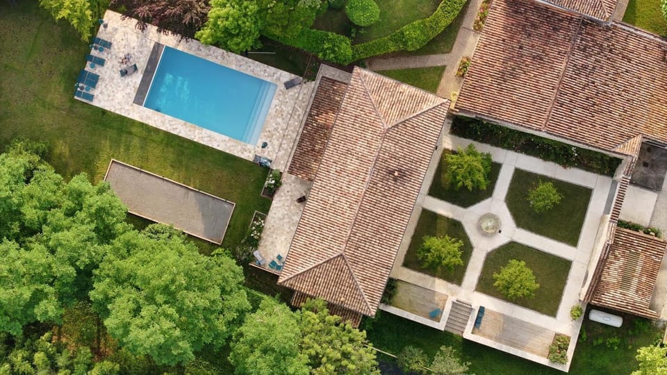Property building, Swimming pool