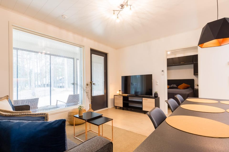 Bed, Living room, Seating area, Dining area, Bedroom