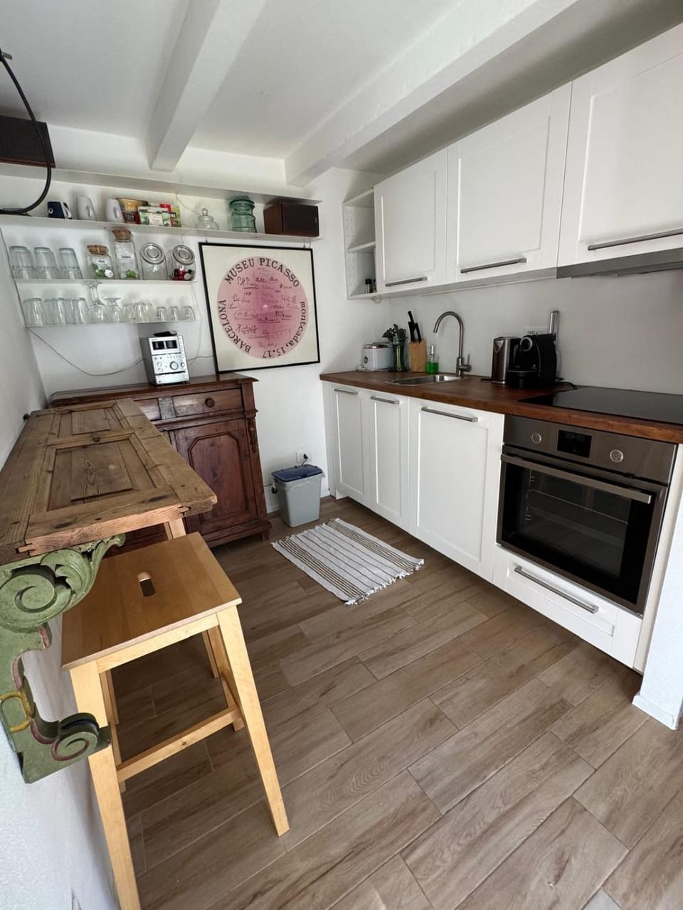 Kitchen or kitchenette