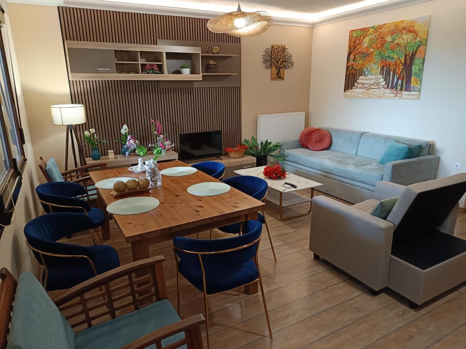 TwinStars apartment with courtyard and view Apartment in Halkidiki