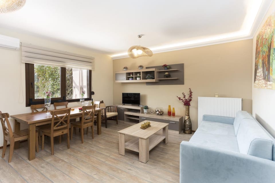 TwinStars apartment with courtyard and view Apartment in Halkidiki