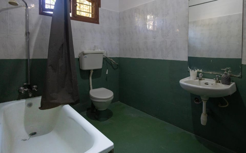 Safari Adventures-House Bed and Breakfast in Arusha
