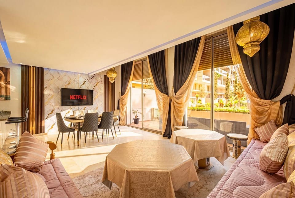 Royal Deluxe Gold Marrakech Premium Pool View Apartment in Marrakesh