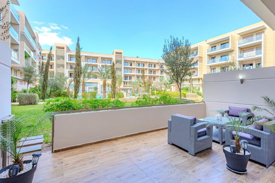 Royal Deluxe Gold Marrakech Premium Pool View Apartment in Marrakesh