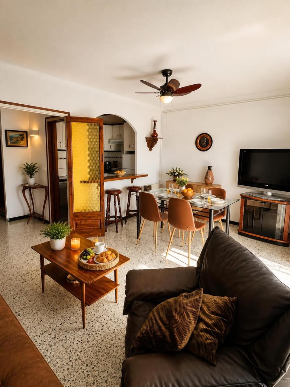 Living room, Seating area, Dining area