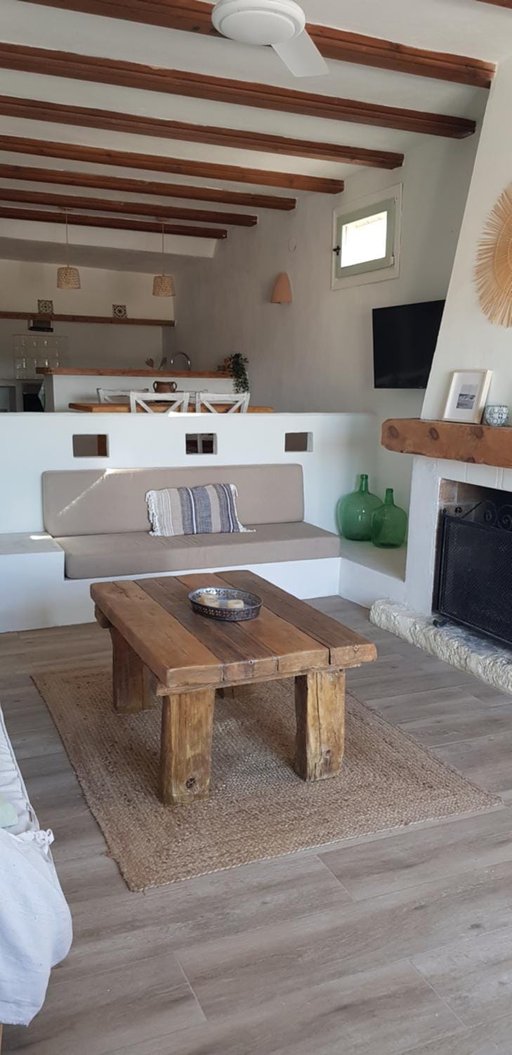 TV and multimedia, Kitchen or kitchenette, Living room, Seating area, Dining area, flat iron