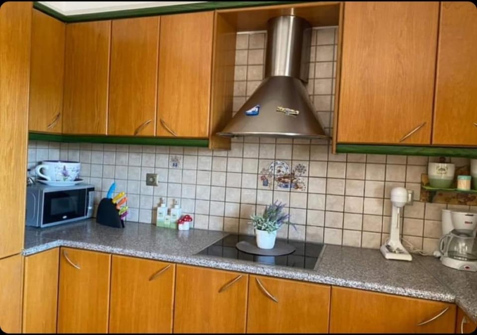 minibar, stove, kitchen