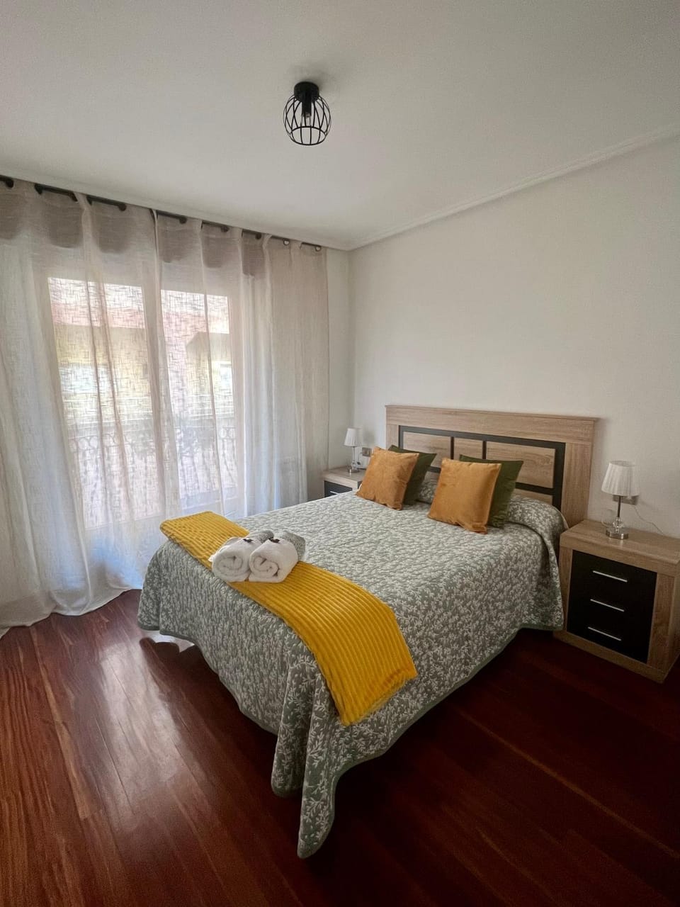 Piso céntrico a 10 min de la playa con garaje incluido Apartment in Castro Urdiales