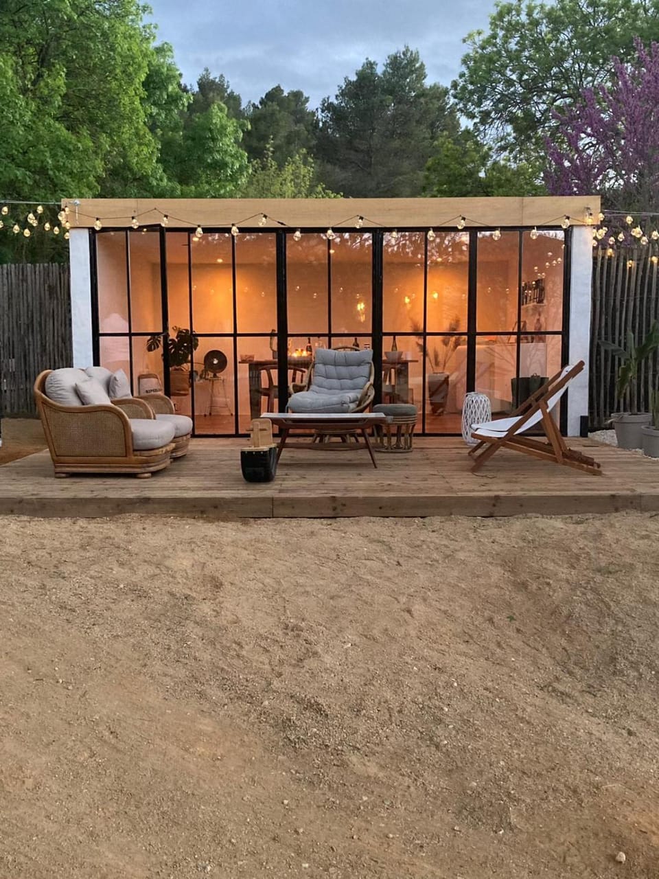 Patio, Garden, Living room, Seating area, Garden view, children, young children, oven, sunbed
