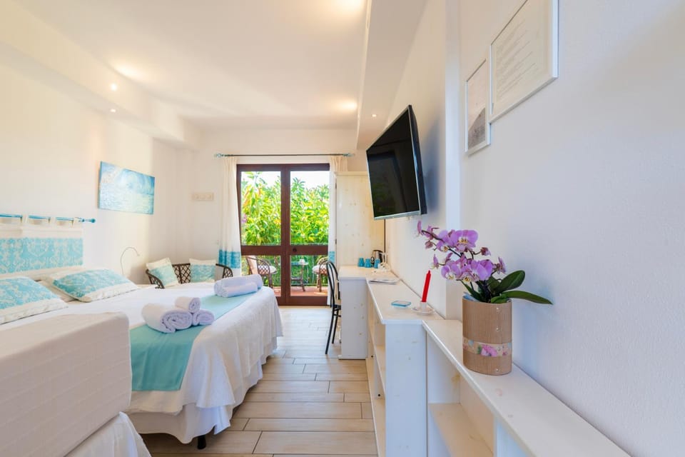 Domus De Janas Sul Mare Hotel in Sardinia