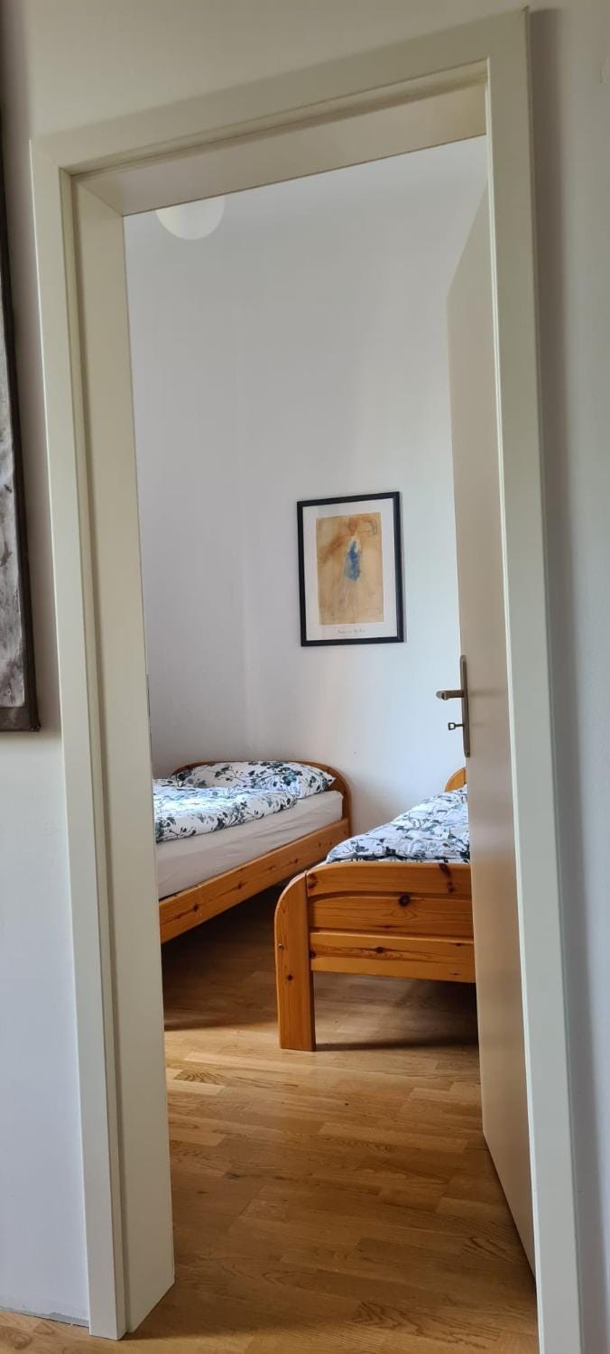 3Zimmer-Wohnküche-Altbau-90m2-eigener Parkplatz Apartment in Oberhausen