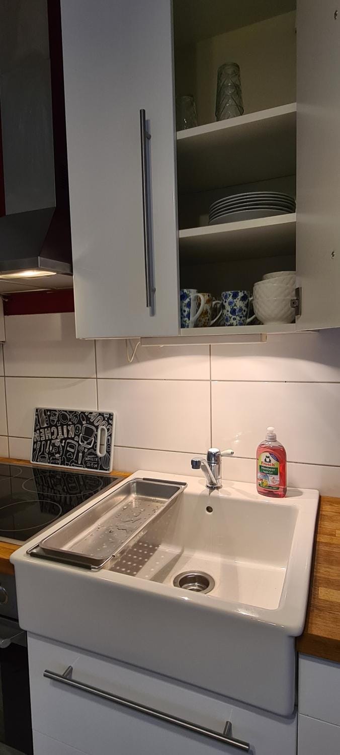 3Zimmer-Wohnküche-Altbau-90m2-eigener Parkplatz Apartment in Oberhausen