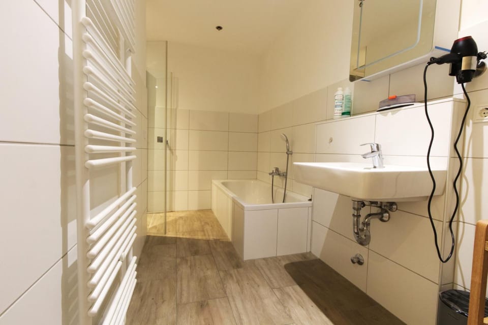 Bathroom, Bath