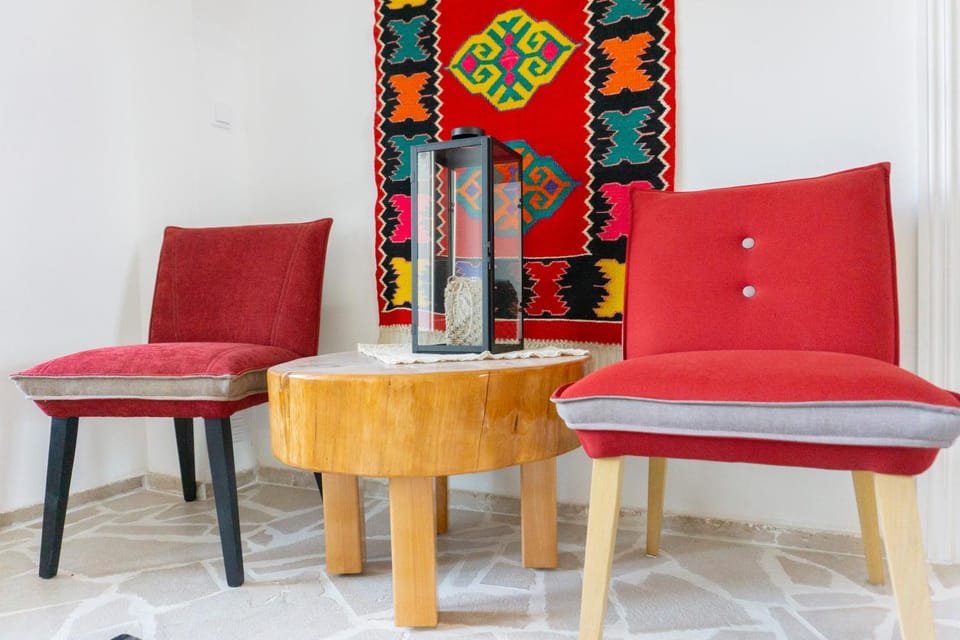 Lobby or reception, Decorative detail, Seating area, Area and facilities