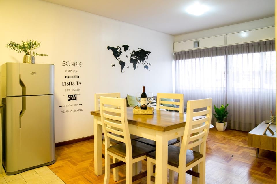 Kitchen or kitchenette, Seating area, Dining area