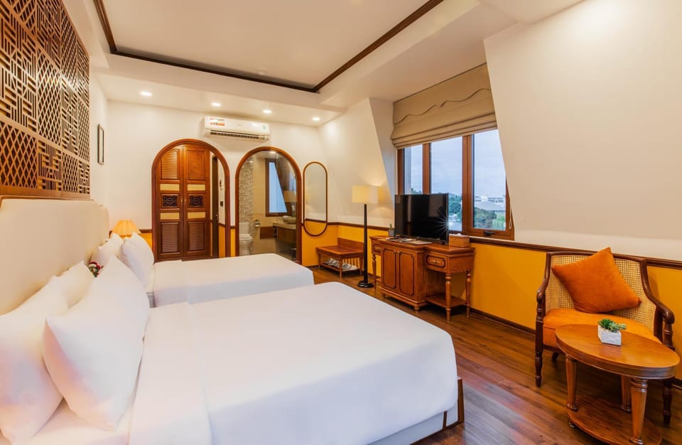 Bed, TV and multimedia, Bedroom