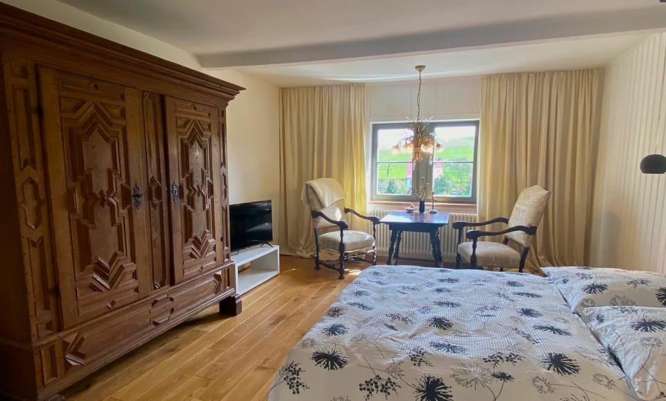 Living room, Photo of the whole room