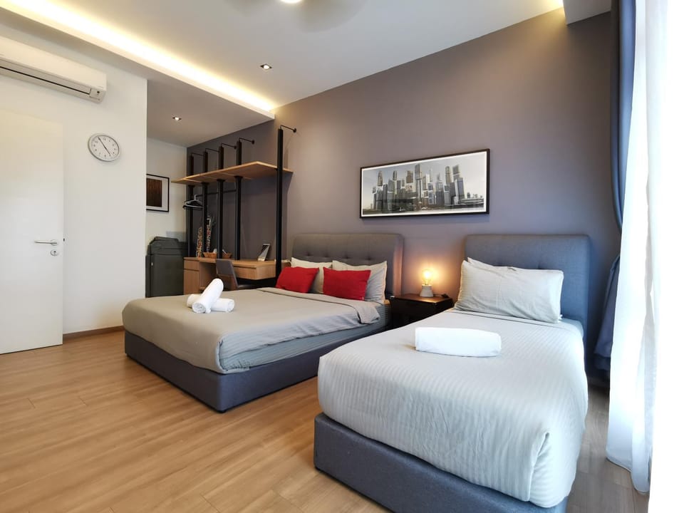 Bed, Photo of the whole room, Bedroom
