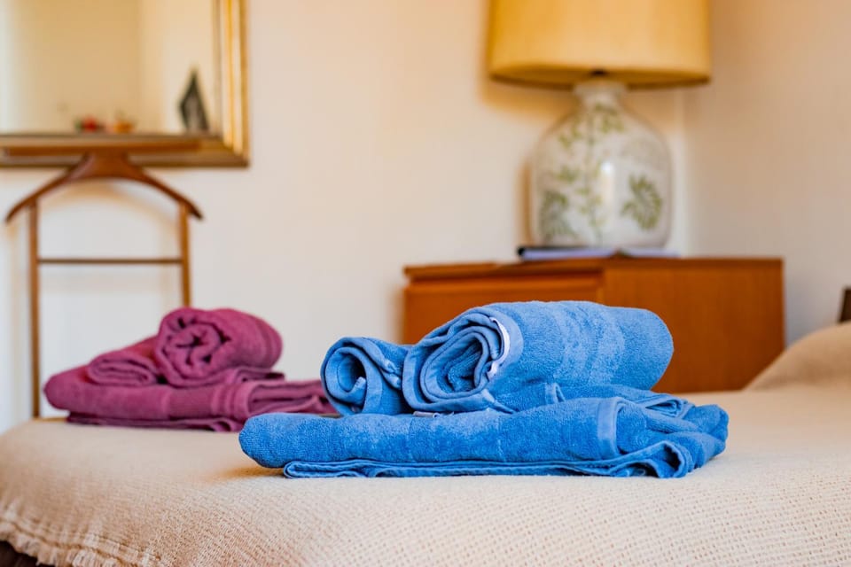 Decorative detail, Bedroom, towels